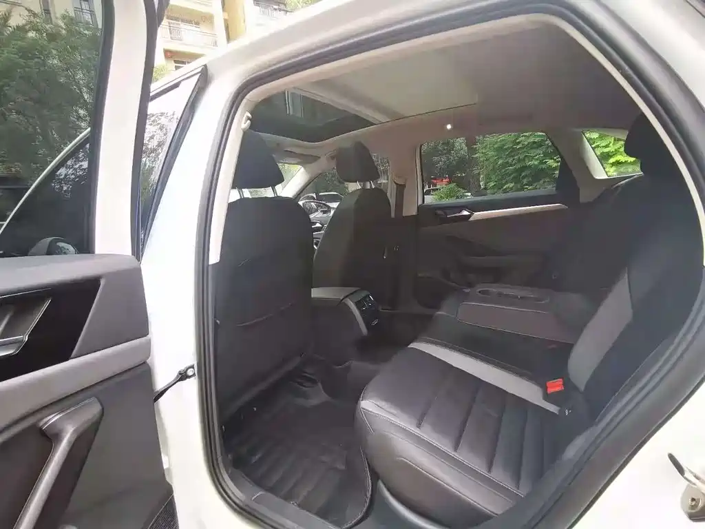 Volkswagen Sagitar 2020