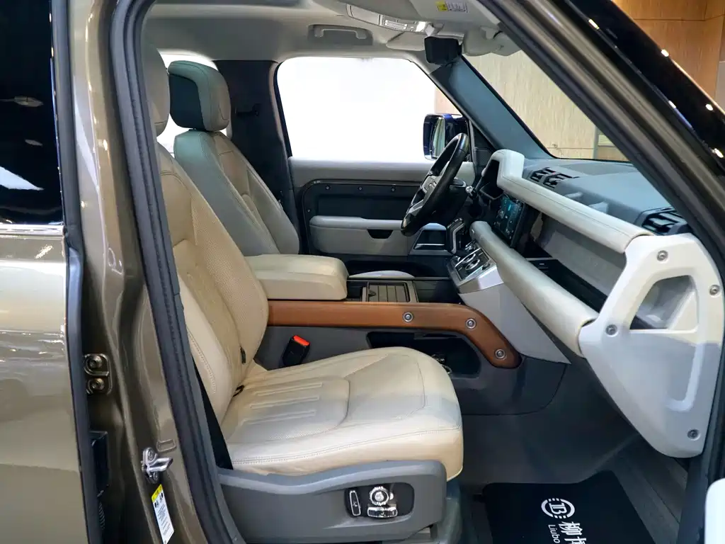 Land Rover Defender 2020 — фото 10