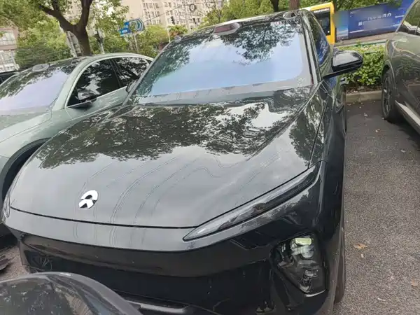 NIO ES8 2024