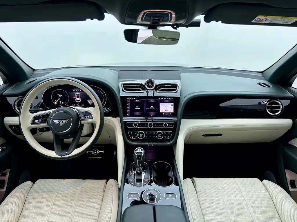 Bentley Bentayga 2021 — фото 12