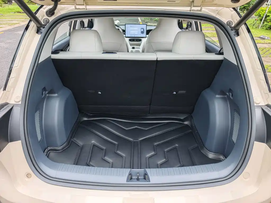 Geely Galaxy Starwish 2024 — фото 27