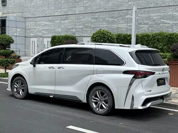 Toyota Sienna 2022