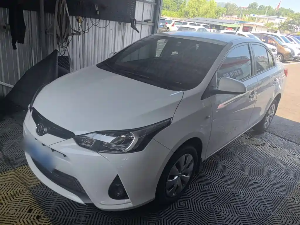 Toyota Yaris L 2020