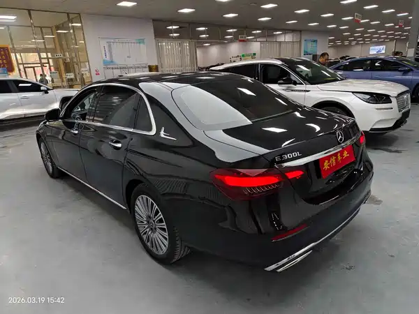Mercedes-Benz E-Class 2023