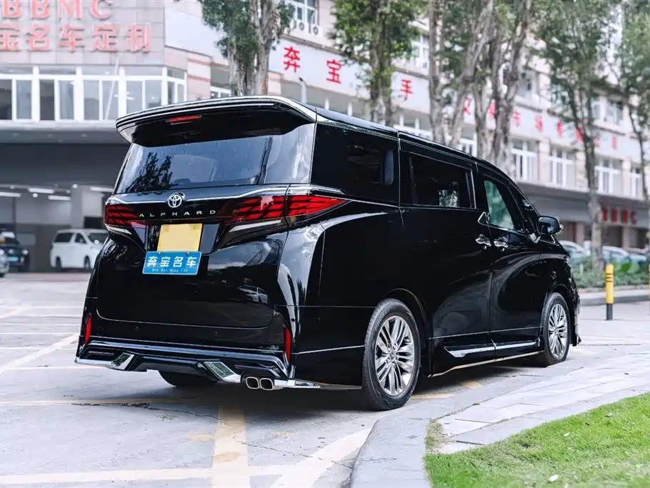 Toyota Alphard 2025 — фото 4