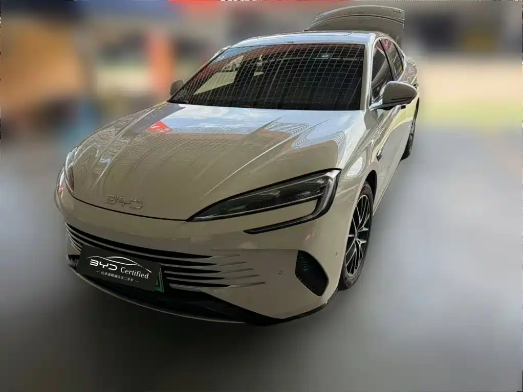 BYD Seal 07 DM-i 2025 — фото 1