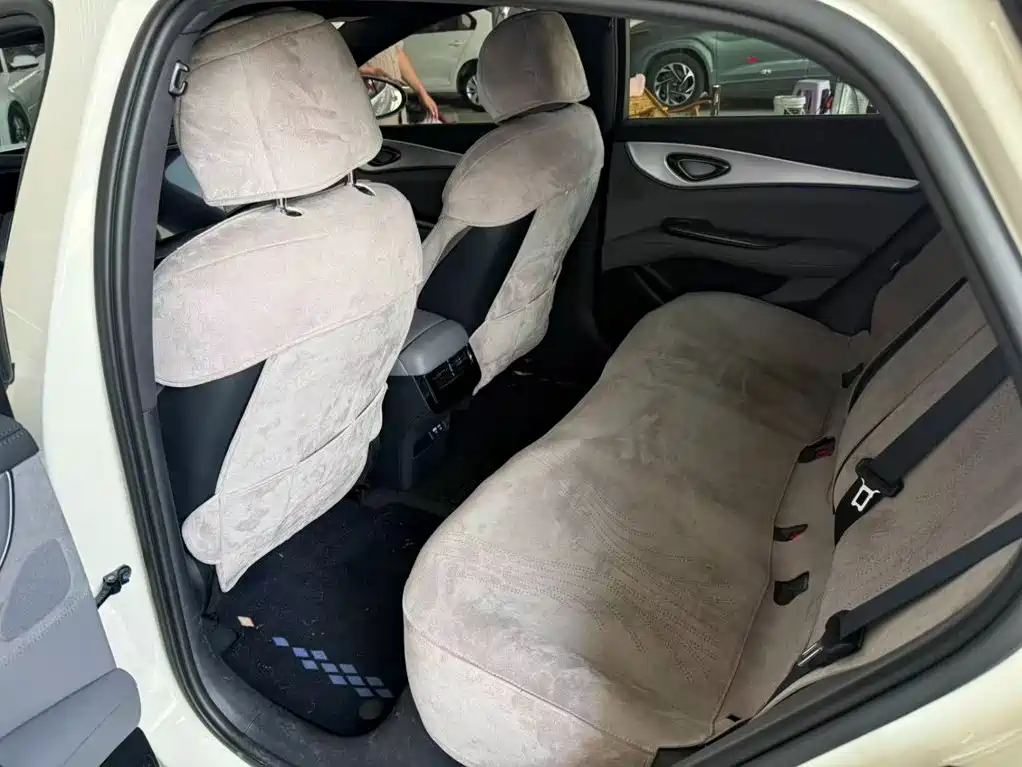 BYD Seal 07 DM-i 2025 — фото 7
