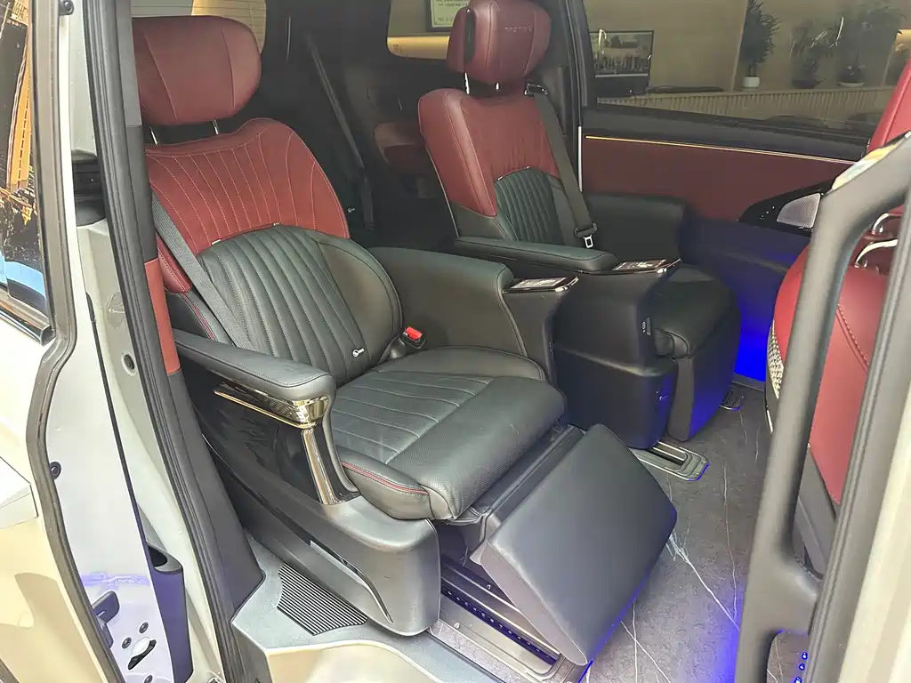 GAC Motor Trumpchi M8 2023 — фото 12