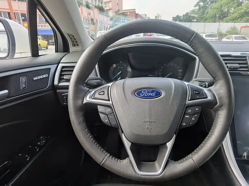 Ford Mondeo 2016 — фото 15