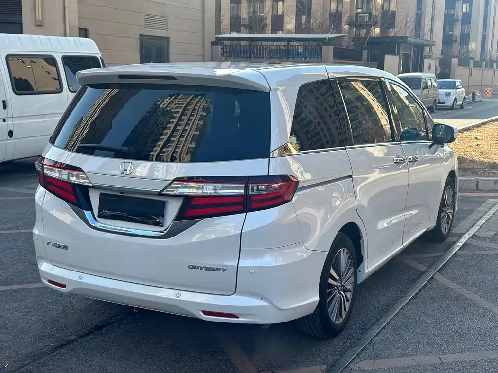 Honda Odyssey 2020 — фото 15