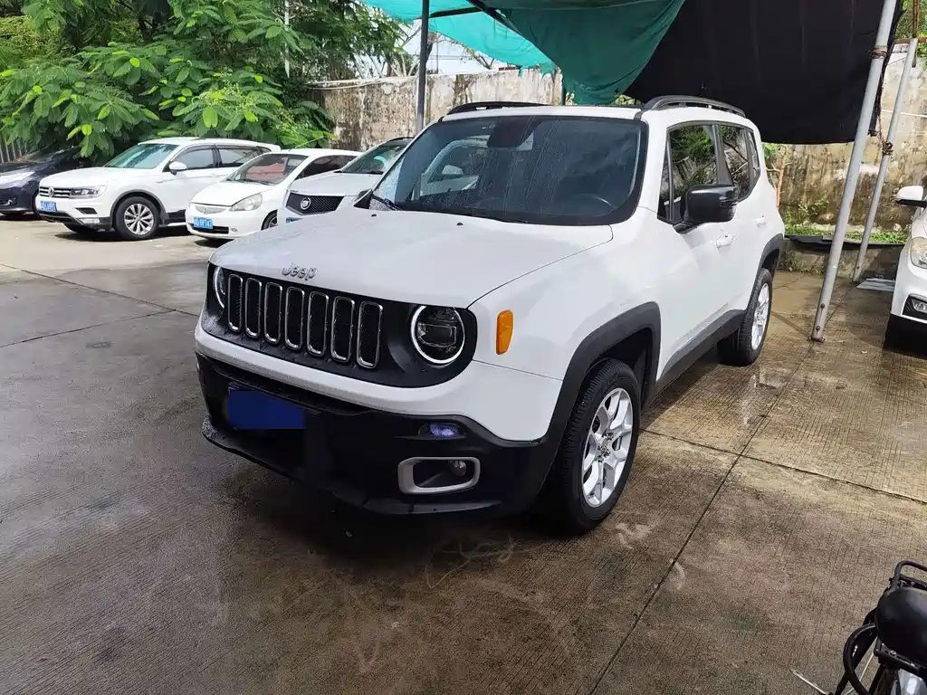 Jeep Freeman 2018 — фото 1