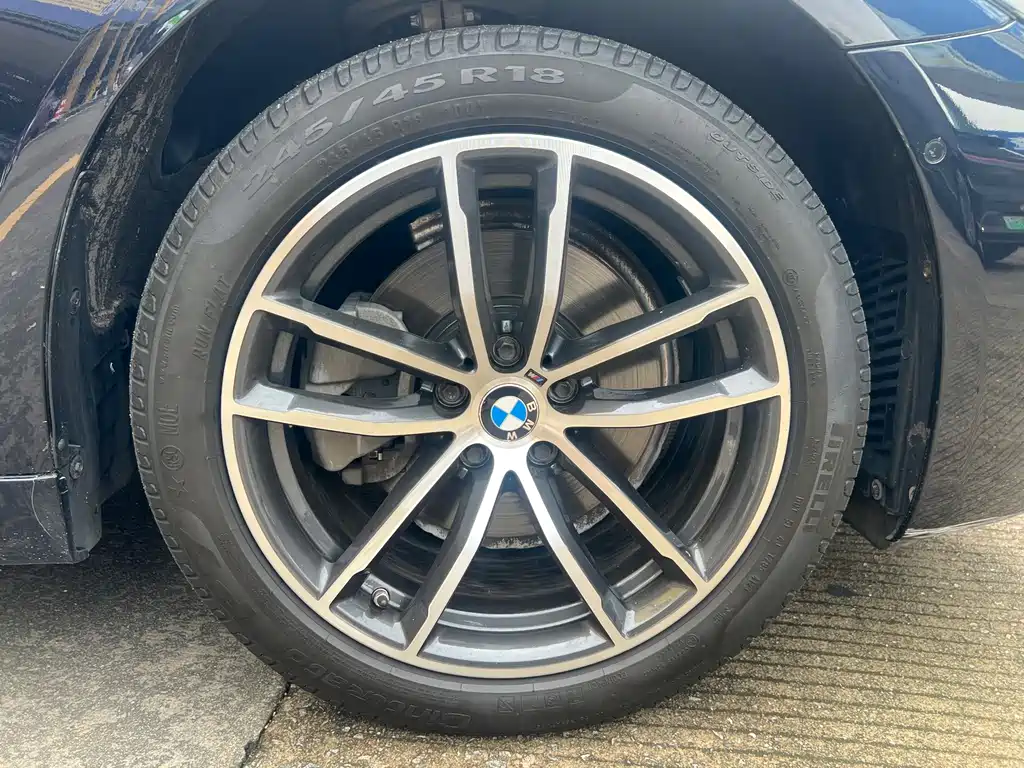 BMW 5 Series 2021 — фото 14