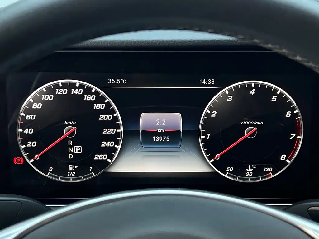 Mercedes-Benz E-Class 2018 — фото 10