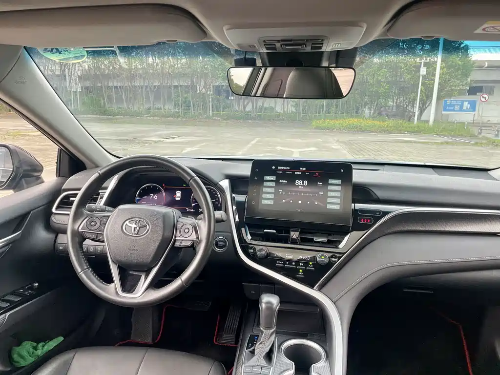 Toyota Camry 2024 — фото 14