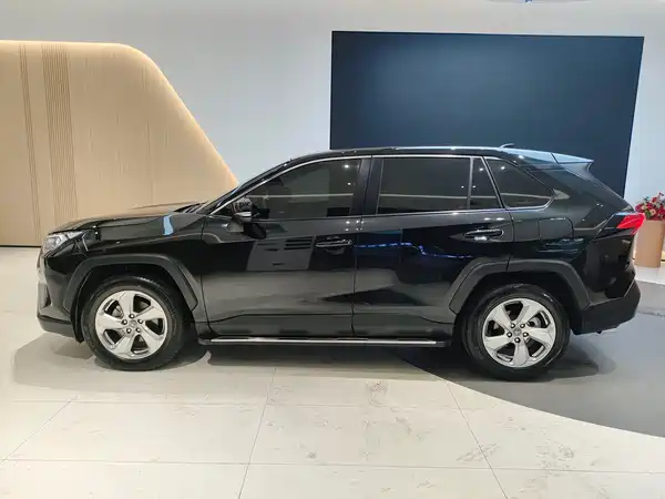 Toyota RAV4 2021