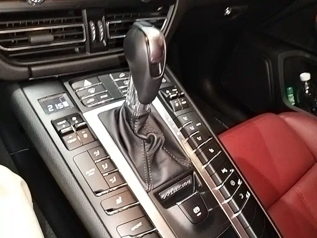 Porsche Macan 2019 — фото 14