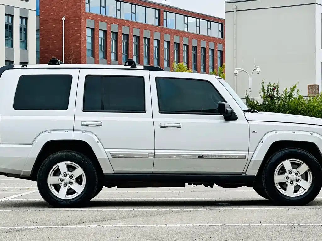 Jeep Commander Classic 2007 — фото 4