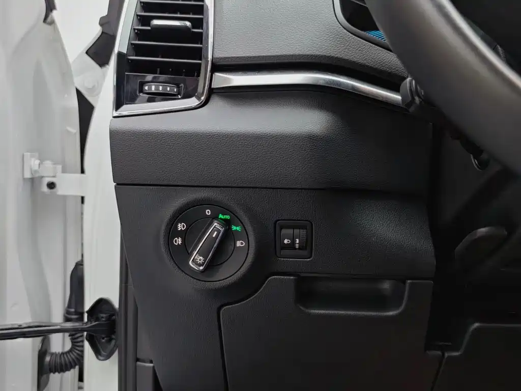 Skoda Korok 2023 — фото 16