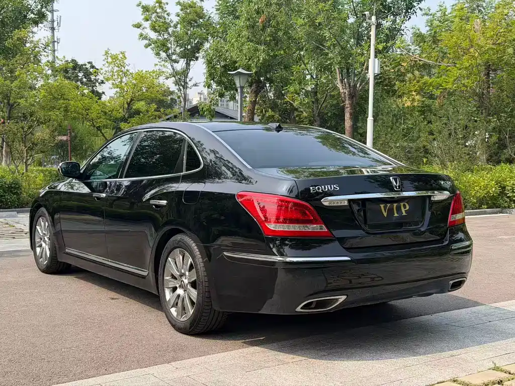 Hyundai Equus 2011 — фото 23