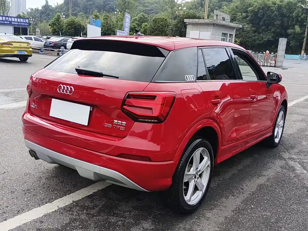 Audi Q2L 2019 — фото 9