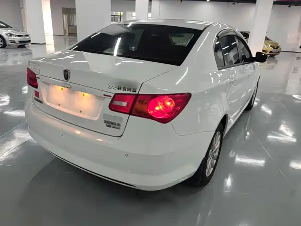 Roewe 350 2015
