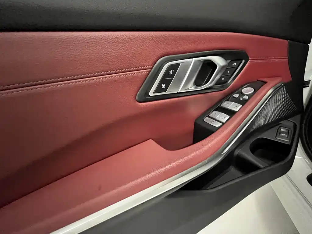 BMW 3 Series 2024 — фото 10