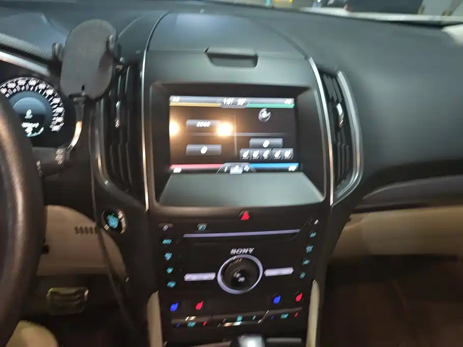 Ford Edge 2015 — фото 13