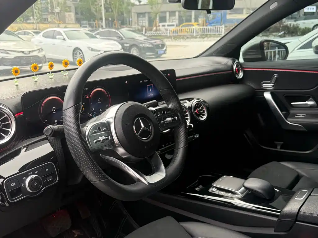 Mercedes-Benz A-Class 2021 — фото 4