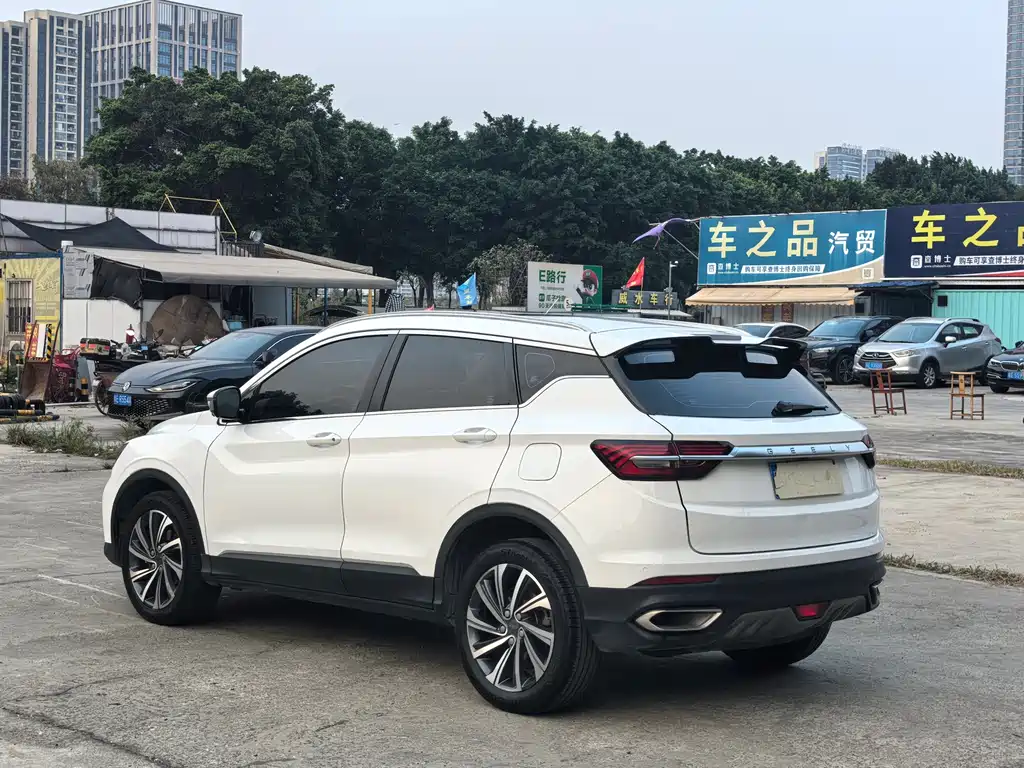 Geely Binyue 2019 — фото 18