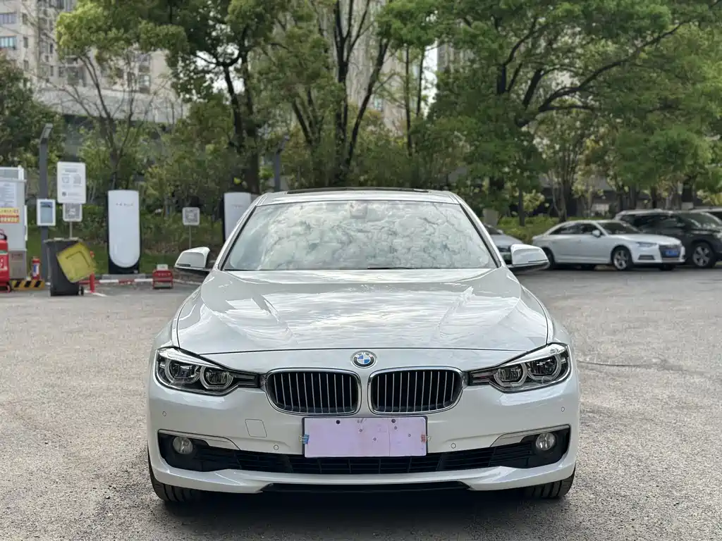 BMW 3 Series 2018 — фото 2