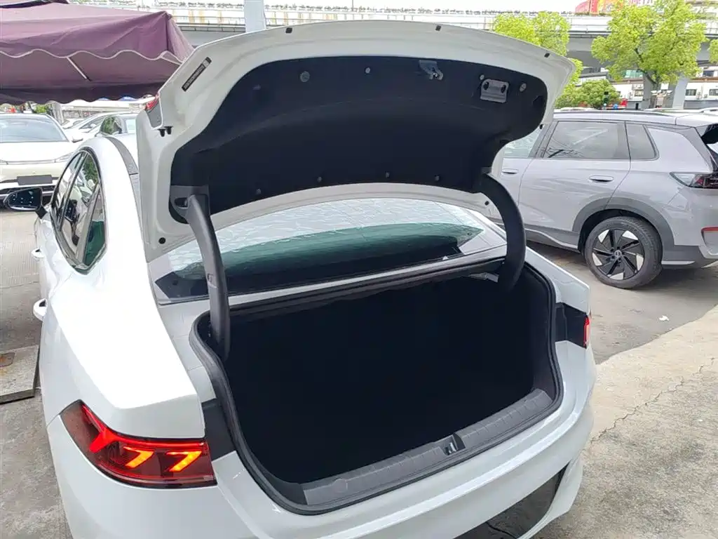 BYD Qin PLUS 2023 — фото 19