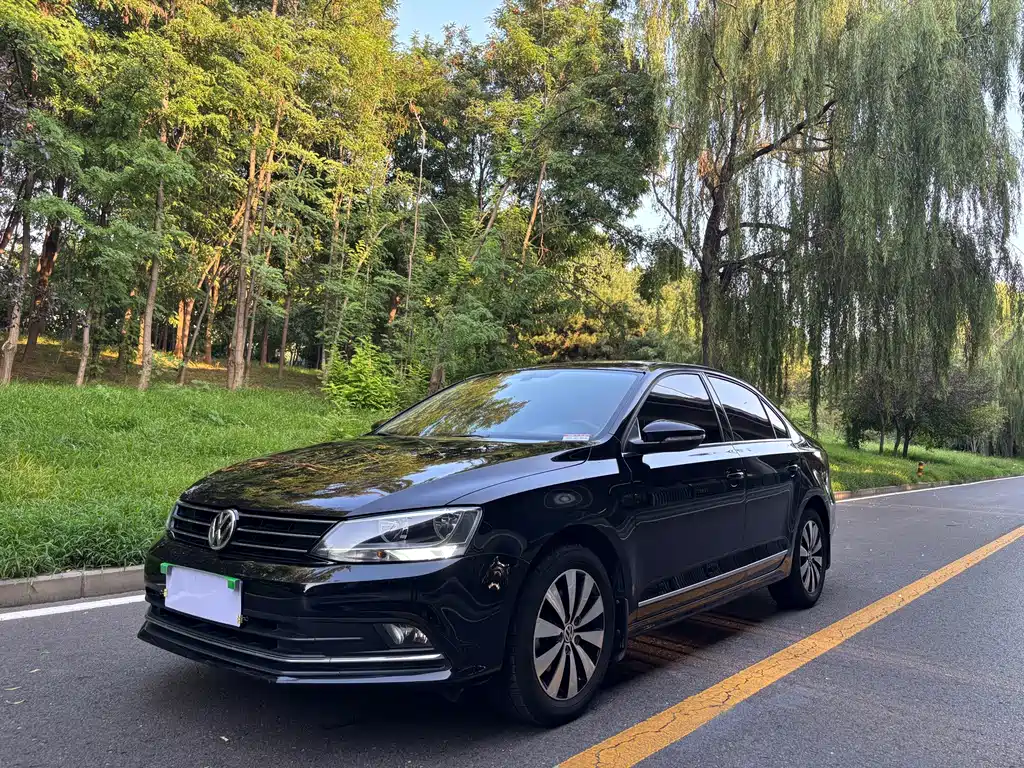 Volkswagen Sagitar 2018