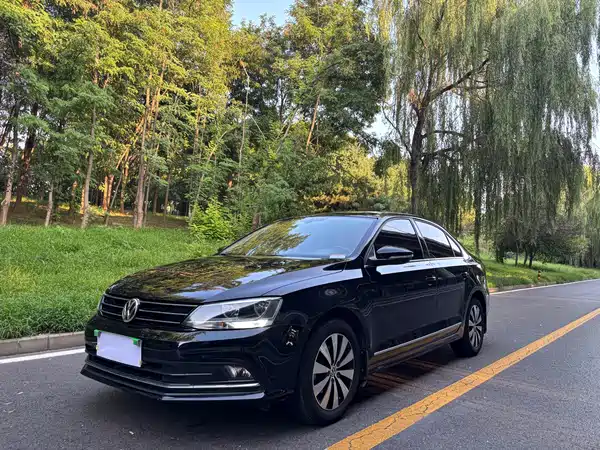 Volkswagen Sagitar 2018