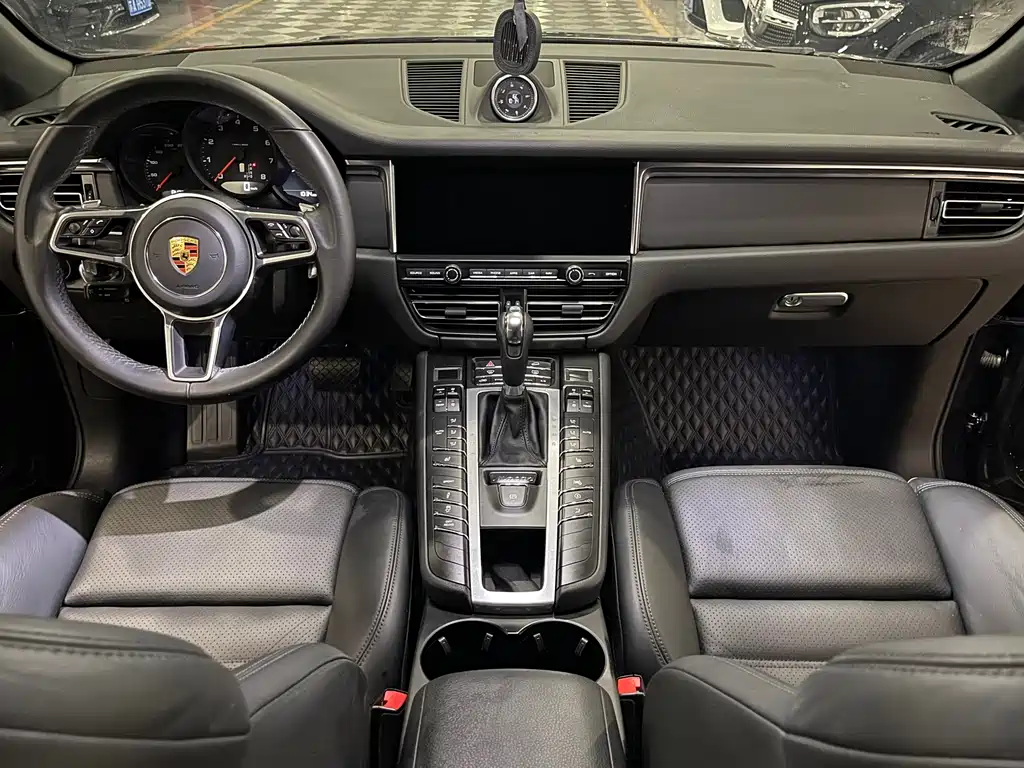 Porsche Macan 2021 — фото 10
