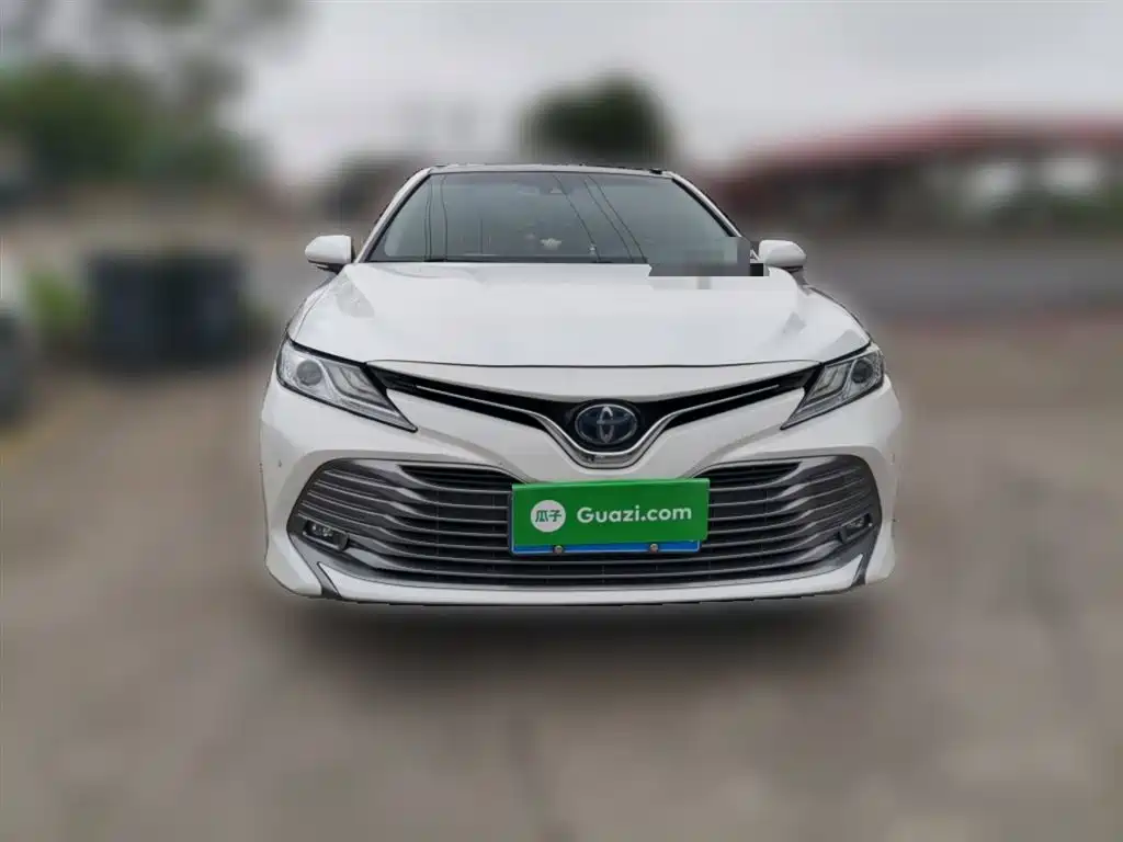 Toyota Camry 2018 — фото 24