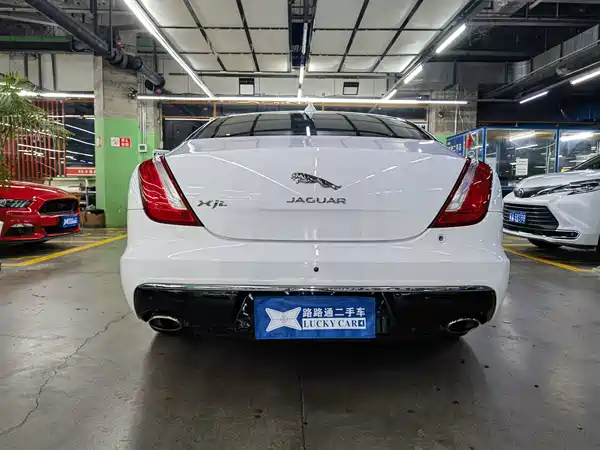 Jaguar XJ 2016