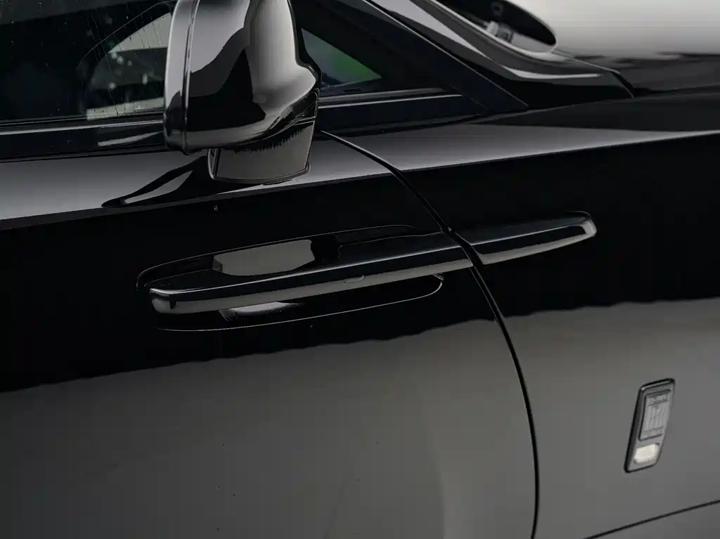 Rolls-Royce Phantom 2016 — фото 12