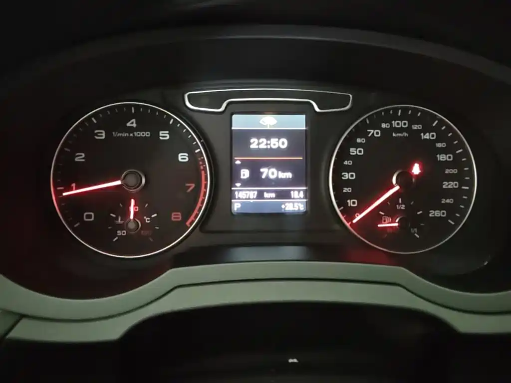 Audi Q3 2014 — фото 12