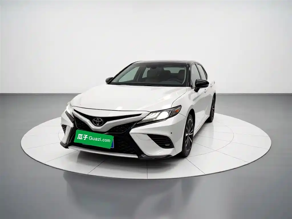 Toyota Camry 2020 — фото 24