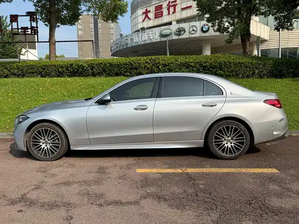 Mercedes-Benz C-Class 2022
