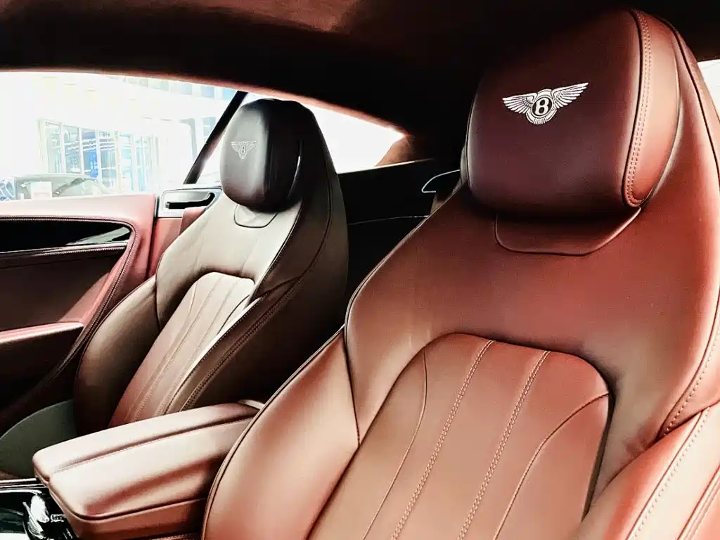 Bentley Continental 2020 — фото 15
