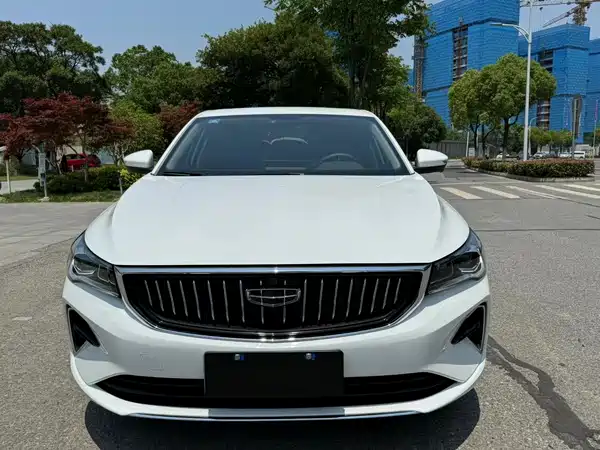 Geely Emgrand 2023