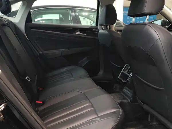 Volkswagen Passat 2024