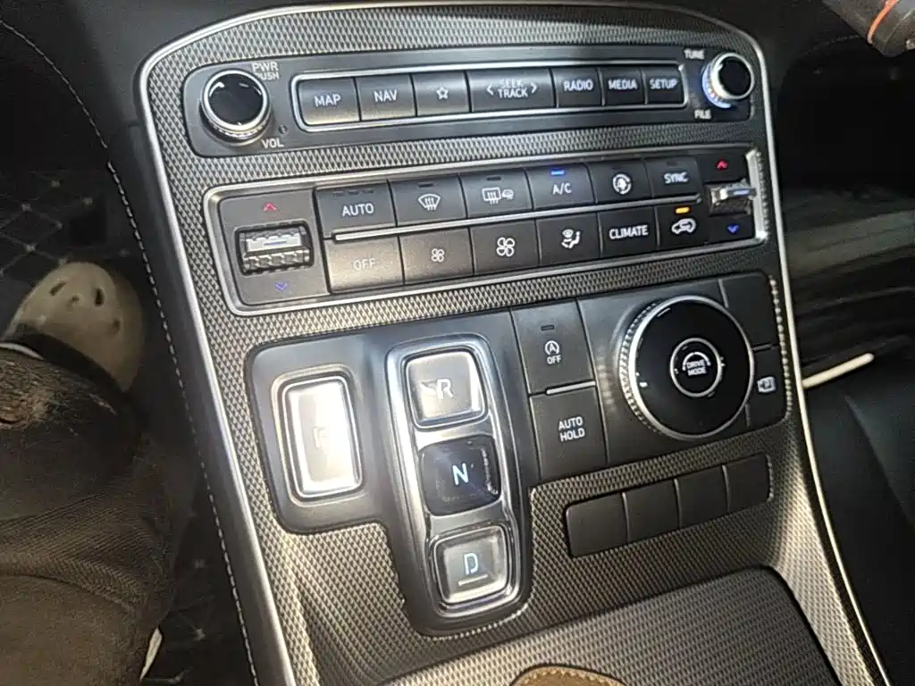 Hyundai Santa Fe 2023 — фото 14