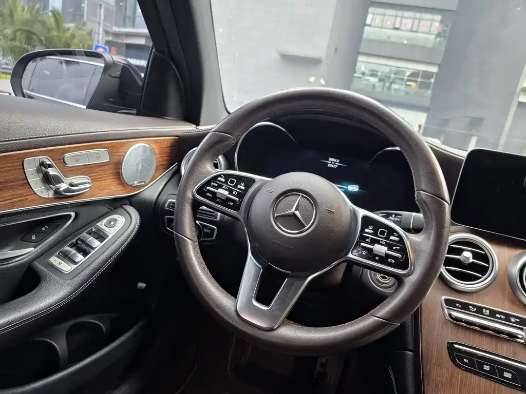 Mercedes-Benz GLC 2020 — фото 15