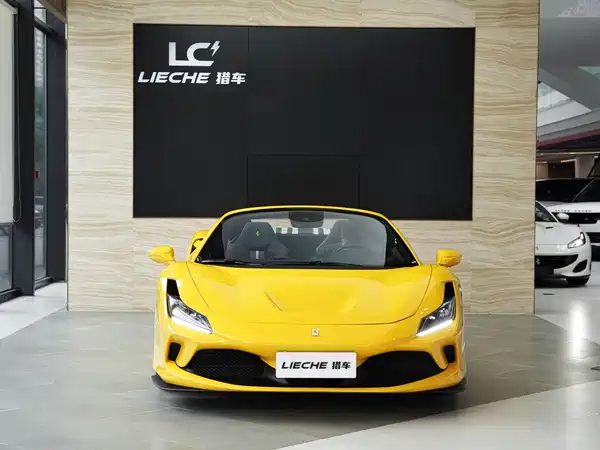 Ferrari F8 2021