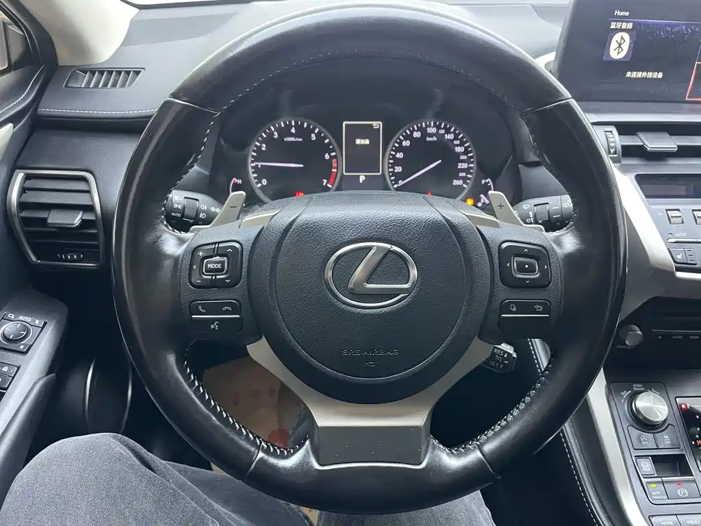 Lexus NX 2020 — фото 9