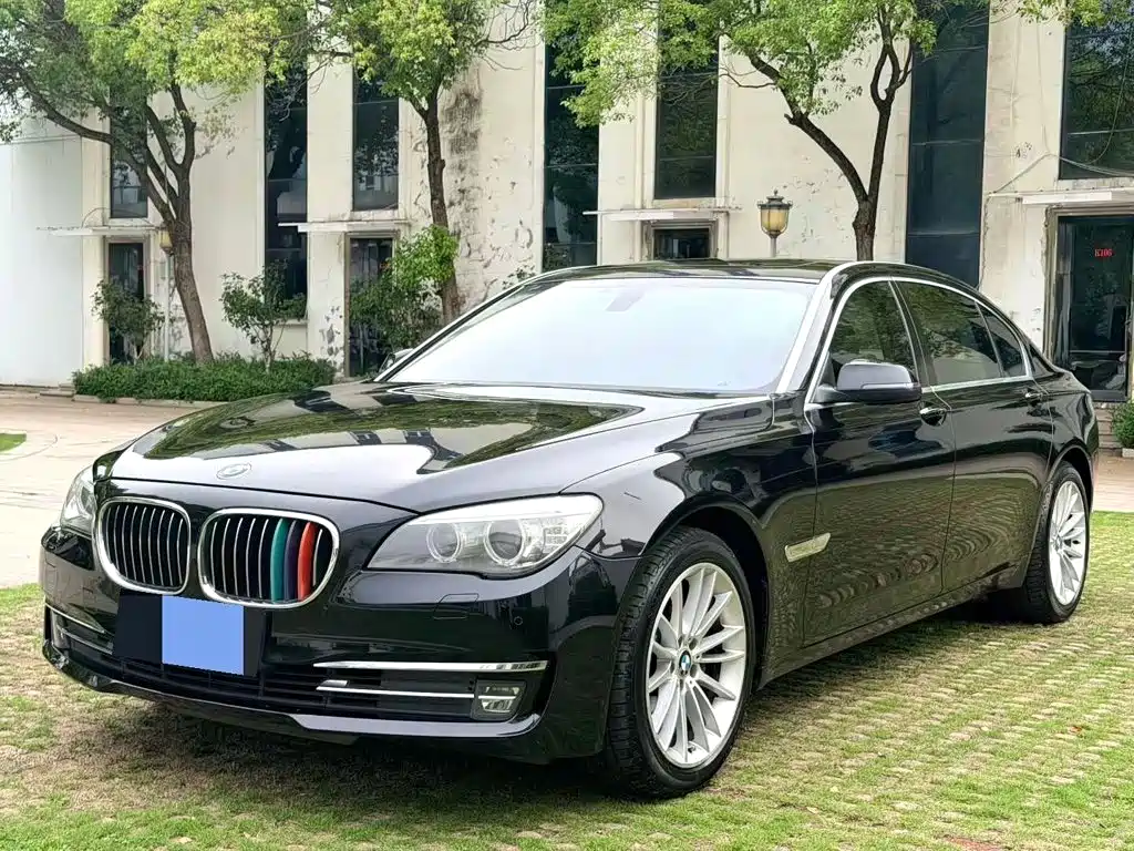 BMW 7 Series 2015 — фото 1