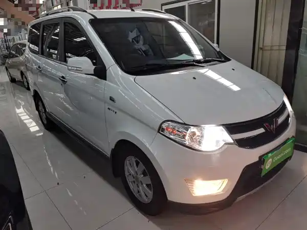 Wuling Hongguang 2014