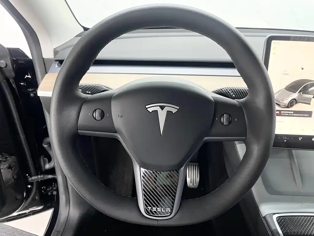 Tesla Model Y 2022 — фото 9